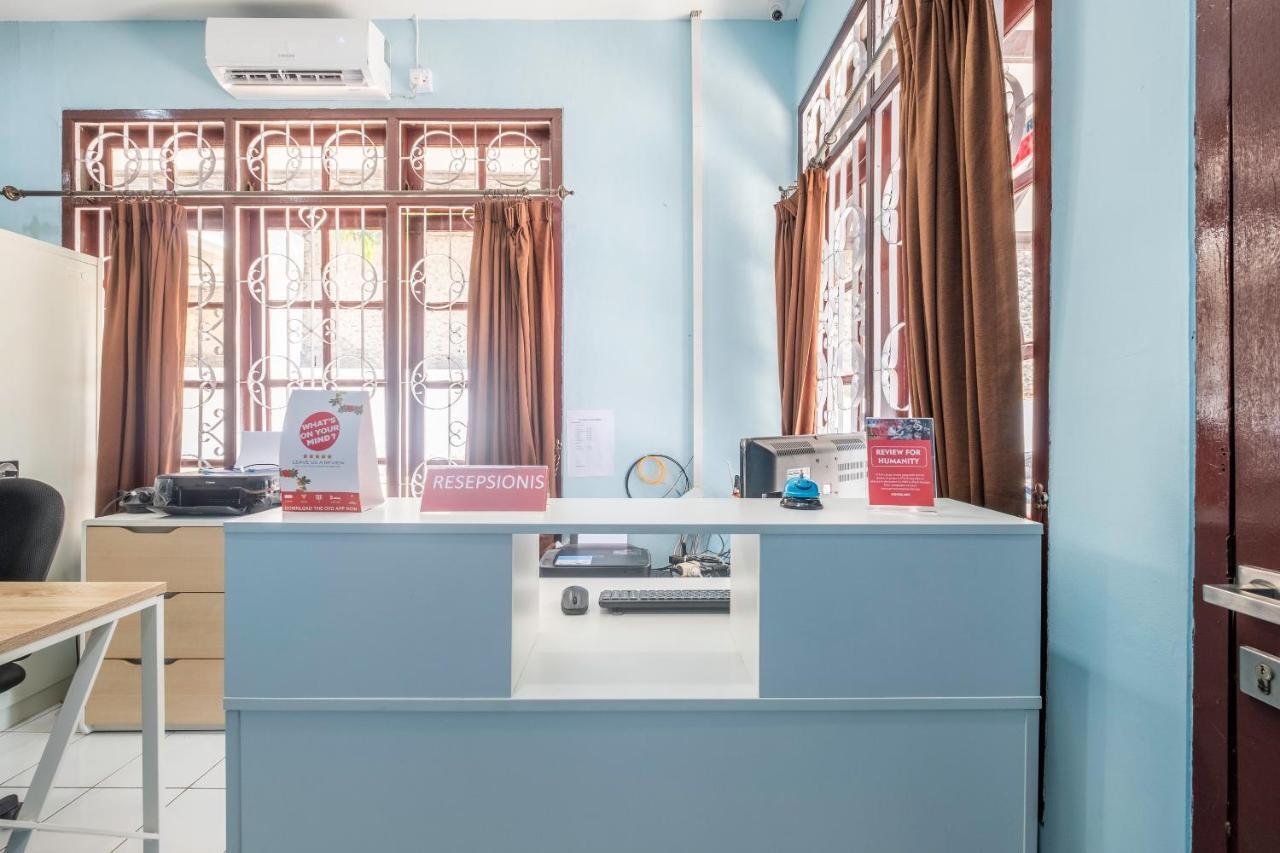 OYO 1568 Stasiun Ka Cirebon Guest House Exterior foto